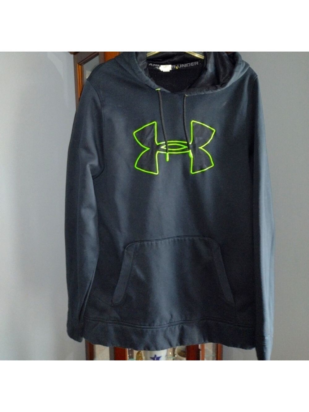 Under Armour HOODIE EUC